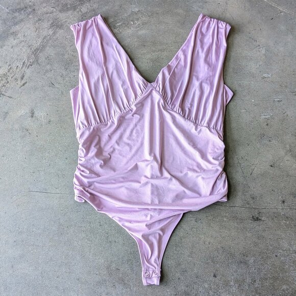 Express Body Contour Lavender Purple Ruched Empire Deep V Bodysuit size XL - Picture 1 of 9